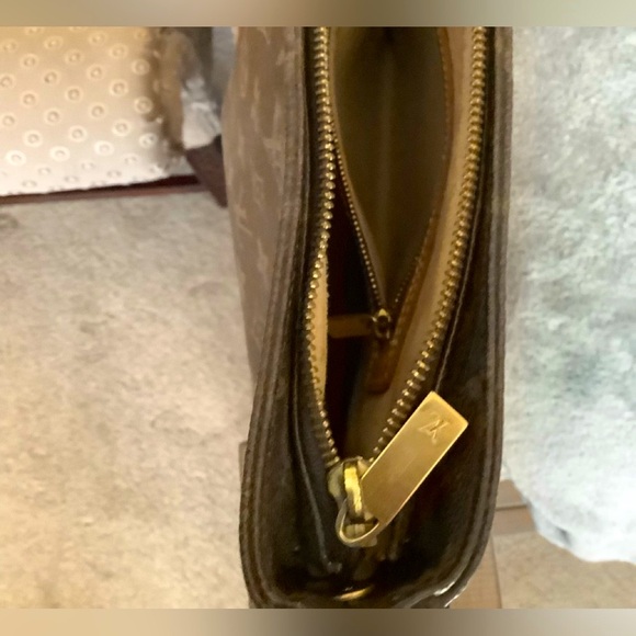 Louis Vuitton Monogram Looping GM Shoulder Bag. DU0051 - Very Good Condition. - Picture 4 of 16